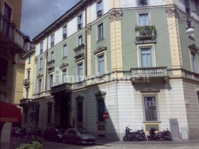 deposito via donizetti milano